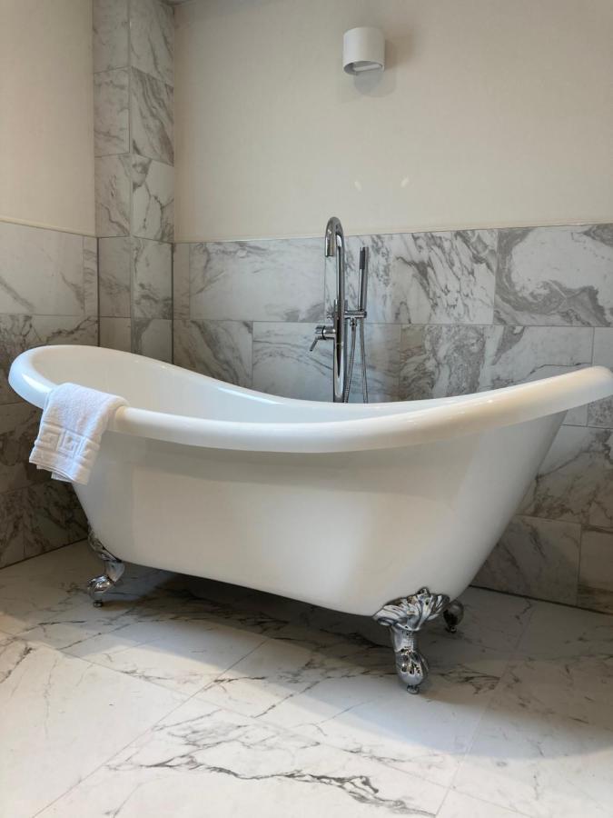 The Blind Bull Hotell Little Hucklow Exteriör bild